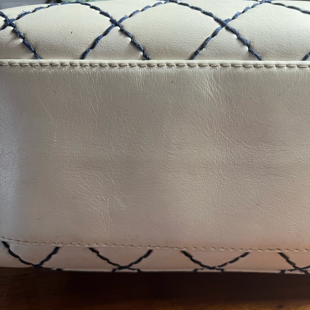 Vintage Chanel off Cream Leather Tote Bag - Picture 11 of 16